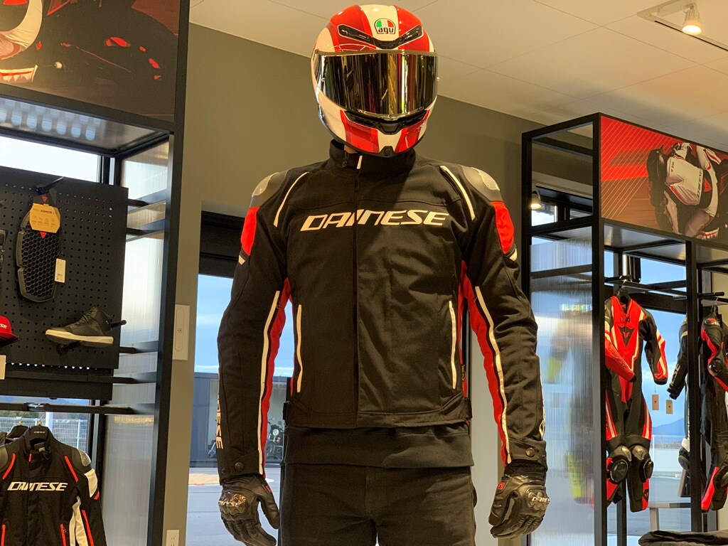 快適さと安全性を両立！RACING 3 D-DRY® JACKETの魅力を解説